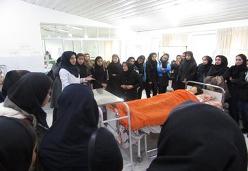 "بازدید دانش آموزان آموزشگاه فضیلت"