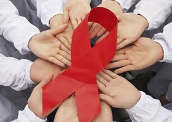 کارمندان شهرستان دیّر به پویش «من هم آزمایش ایدز می‌دهم» پیوستند