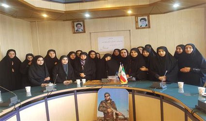 دیدار مسئولین و دانشجویان دانشگاه آزاد اسلامی شهرکرد با مادر شهید مدافع حرم، شهید محمد حسن قاسمی