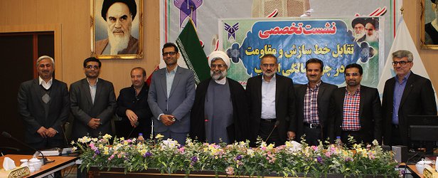 راه برون رفت از مشکلات  ، ایستادگی و ترویج روحیه ایثار و شهادت و اقتصاد مقاومتی است