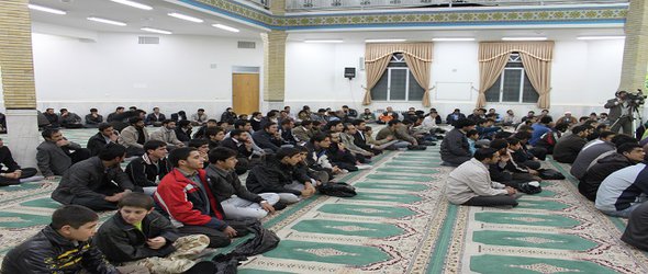 برگزاری مراسم دعا ونیاش برای شفای مصدومان حادثه واژگونی اتوبوس حامل دانشجویان واحد علوم و تحقیقات در واحد تویسرکان برگزار شد.