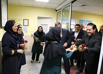 	توسط مسئولان کشوری و استانی صورت گرفت؛
پرستاران مرکز آموزشی درمانی شهدای خلیج‌فارس بوشهر تجلیل شدند / گزارش تصویری