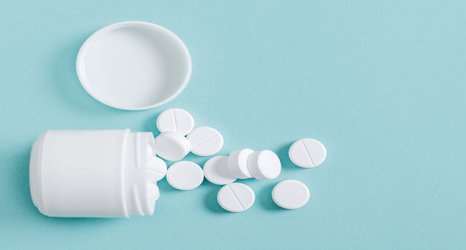 Aspirin cuts heart attack risk but increases chance of dangerous bleeding
