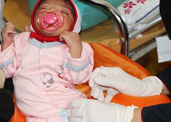 سرپرست شبکه بهداشت و درمان تنگستان:
۳۸۵۰ کودک تنگستانی با واکسن تزریقی فلج اطفال واکسینه خواهند شد