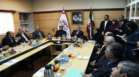 دکتر نوبخت معاون رئیس جمهور و رئیس سازمان برنامه و بودجه کشور از دستاوردهای تحقیقاتی پژوهشگاه بیوتکنولوژی کشاورزی بازدید کرد