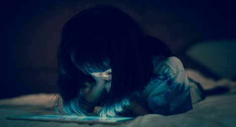 Screen time before bed puts children at risk of anxiety, obesity and poor sleep