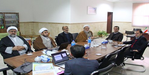 نشست صمیمانه مسئولان دانشگاه قرآن و حدیث با مدیرکل دفتر گسترش آموزش عالی وزارت علوم 