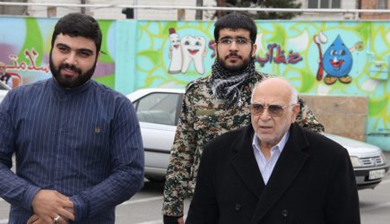 خدمت رسانی دانشگاه علوم پزشکی آزاداسلامی به مناطق حاشیه‌ای تهران در قالب اردوهای جهادی