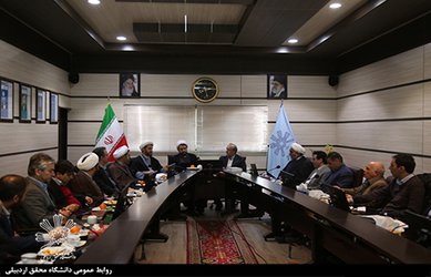 در فضای دانشگاهی حرکت های امیدآفرین داشته باشیم