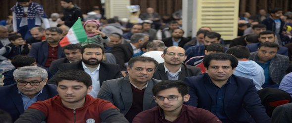 دانشگاهیان دانشگاه آزاد اسلامی در جشن چهلم انقلاب با مردم همراه شدند
