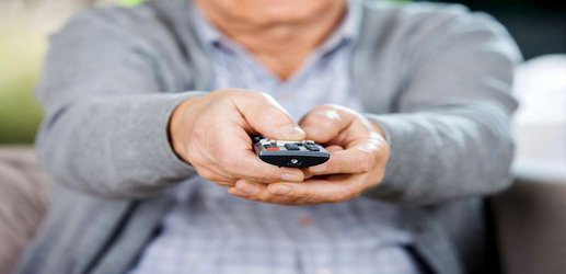 Watching lots of TV worsens memory in older people