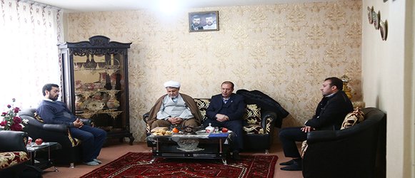 دیدار رئیس دانشگاه تبریز با دو خانواده شهید این دانشگاه