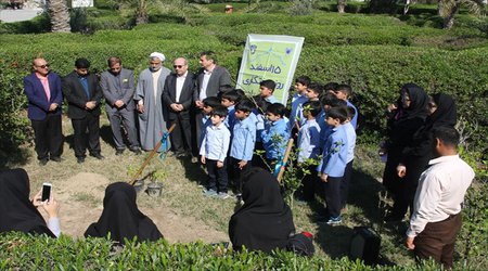 مراسم روز درختکاری و هفته منابع طبیعی با حضور جمعی از مسئولان و فعالان حوزه منابع طبیعی برگزار شد