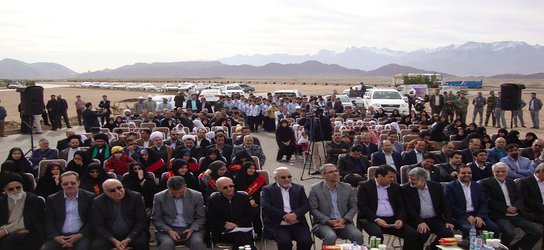 حضور همکاران مرکز تحقیقات و آموزش کشاورزی و منابع طبیعی استان یزد در مراسم بزرگداشت  روز درخت کاری