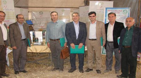حضور فعال موسسه تحقیقات اصلاح و تهیه نهال و بذر در  روز مزرعه کشت گیاهان علوفه ای شهرستان پیشوا مزرعه صالحی صفاری